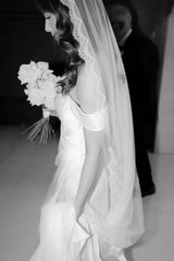 LOLA | Soft single tier veil with narrow Chantilly lace edge