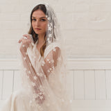 ESTELLA | Soft veil with stars