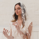 ESTELLA | Soft veil with stars