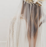 CATHARINA | Soft mantilla veil with Chantilly lace edge