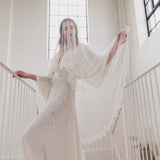 MELODY | Soft drop veil with Chantilly lace edge