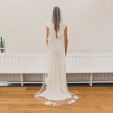 MAY | Soft single tier veil with 3D flowers and leaves