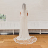 LUNA | Soft drop veil with Chantilly lace edge