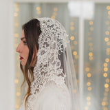 DAWN | Soft mantilla veil with beaded Chantilly lace