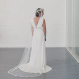 WILLOW | Soft single tier veil with leaf lace edge