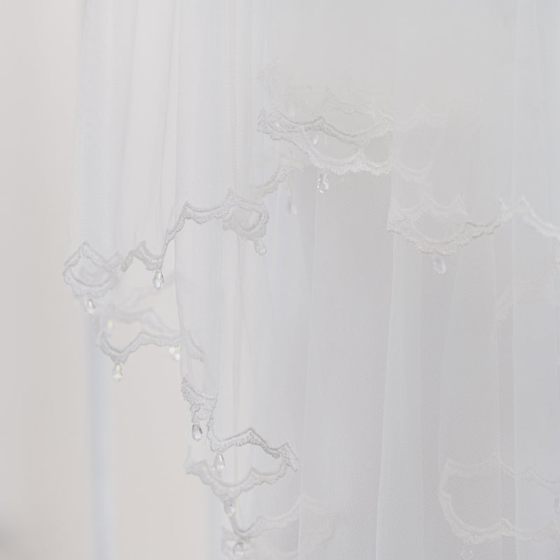 Soft drop veil with narrow lace edge & crystal droplets | ISADORA