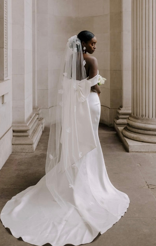 LILA | Single tier veil with 3D flowers