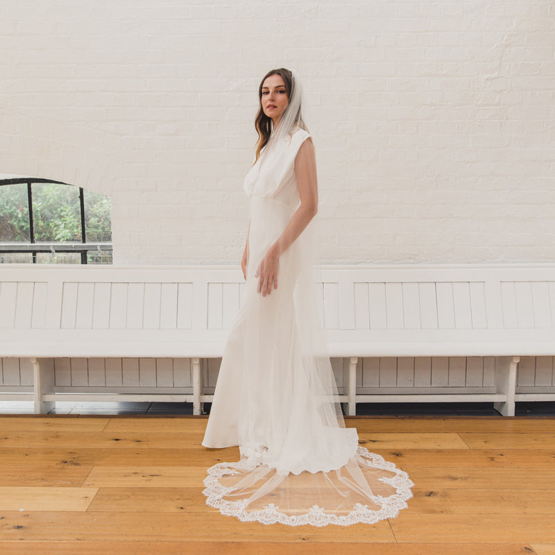 LORAINE | Soft single tier veil with partial Chantilly lace edge