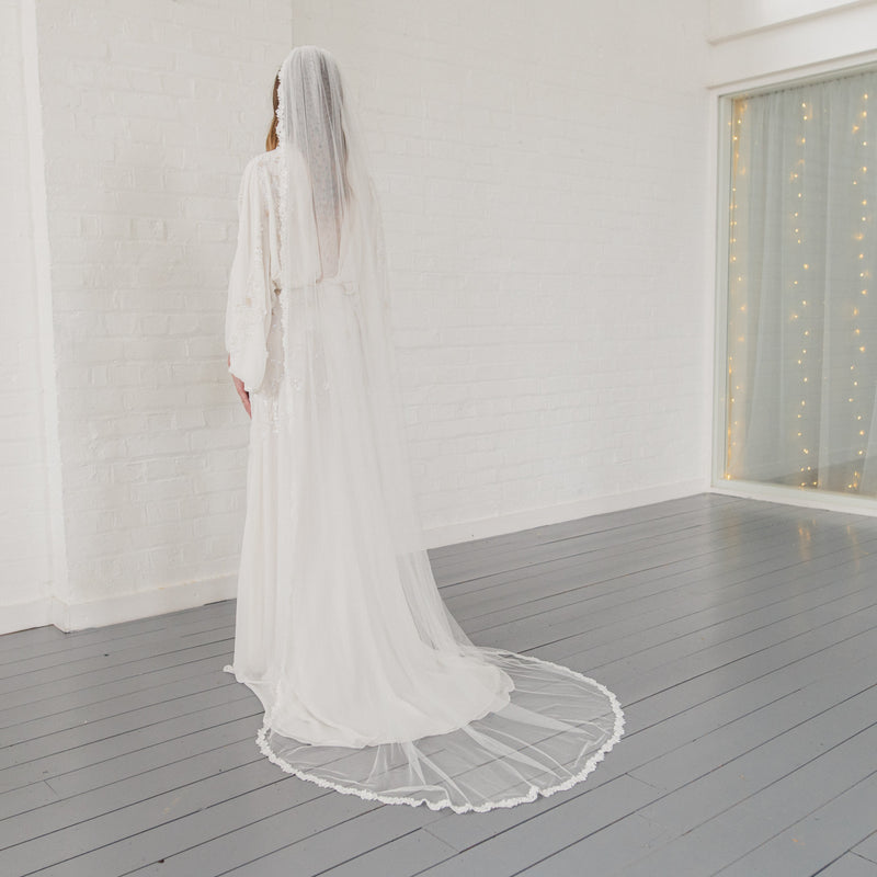 RUBY | Soft single tier veil with narrow lace edge