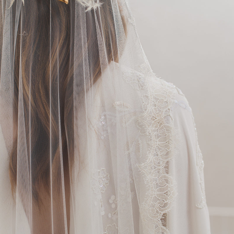 CATHARINA | Soft mantilla veil with Chantilly lace edge