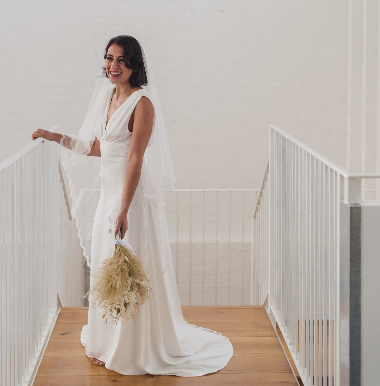 MIA | Dotted drop veil with narrow lace edge – Blossom & Bluebird